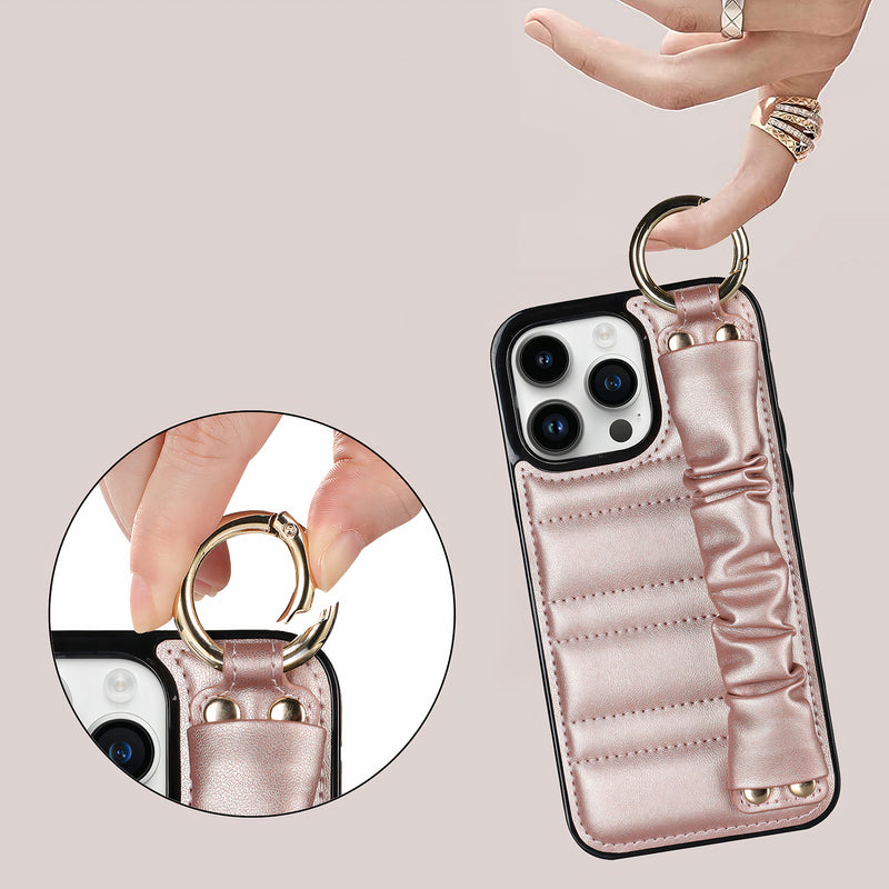 Étui iPhone de luxe en simili-cuir avec bracelet rembourré plissé anti-perte Coque iPhone Paprikase   